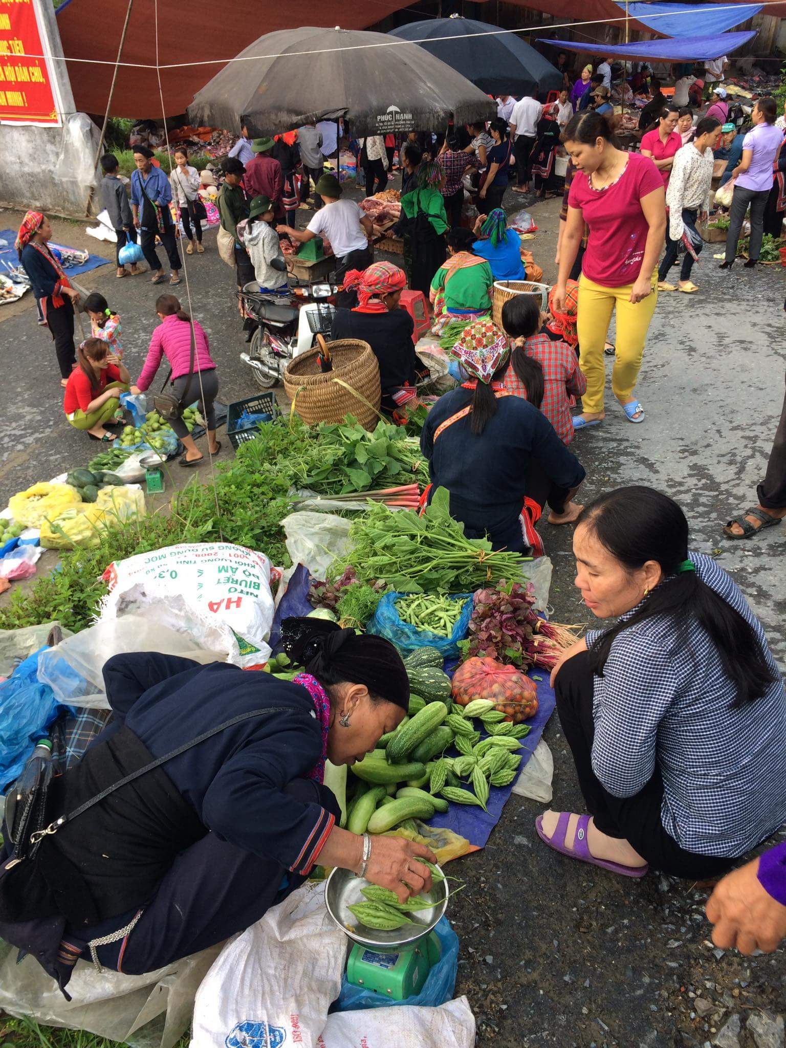 Chợ phiên xã Hồ Thầu