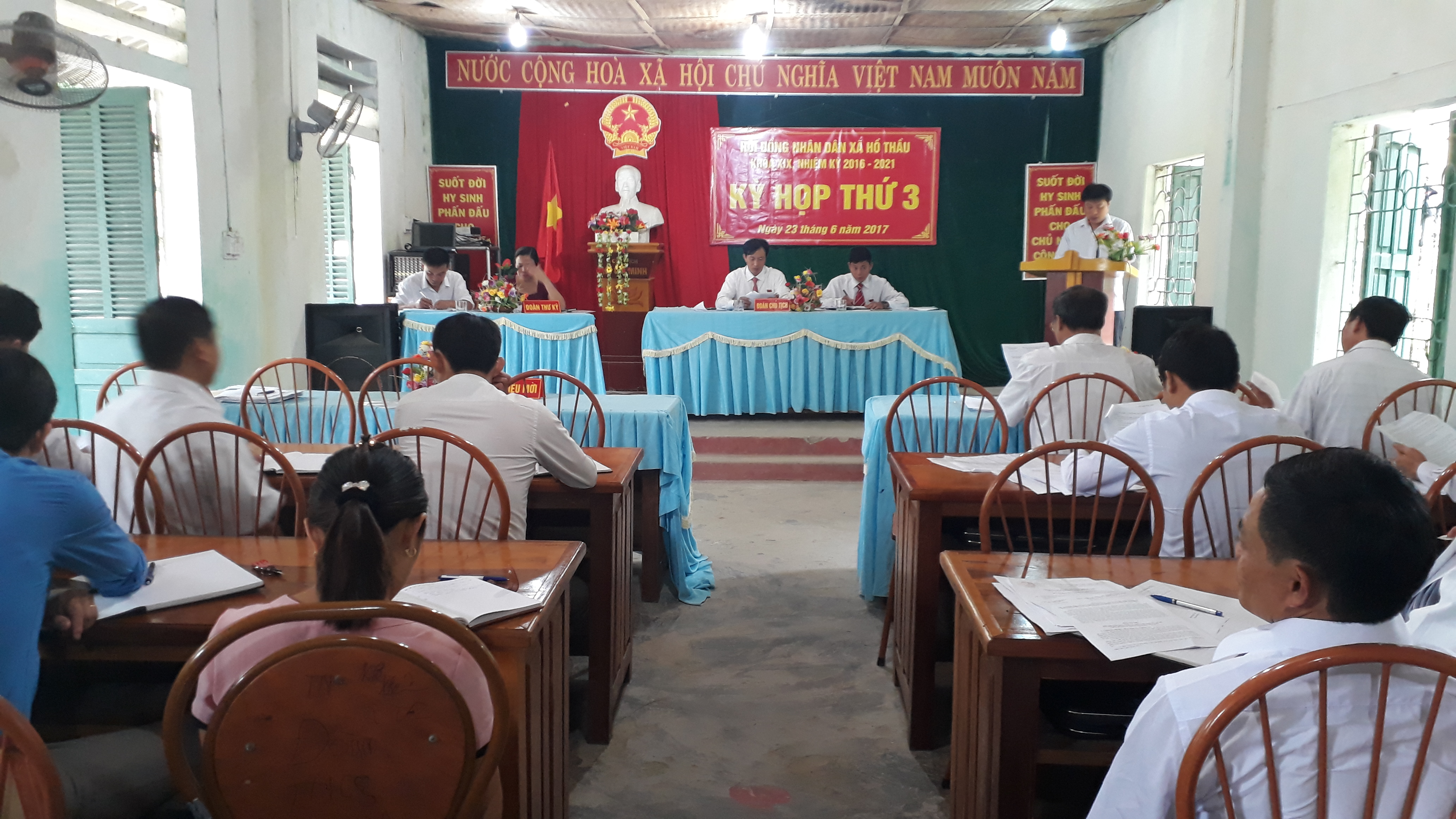 HĐND xã Hồ Thầu tổ chức kỳ họp thứ 3 khóa XIX, nhiệm kỳ 2016 – 2021
