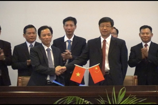 Đoàn đại biểu huyện Hoàng Su Phì sang thăm, hội đàm tại huyện Mã Quan - Trung Quốc